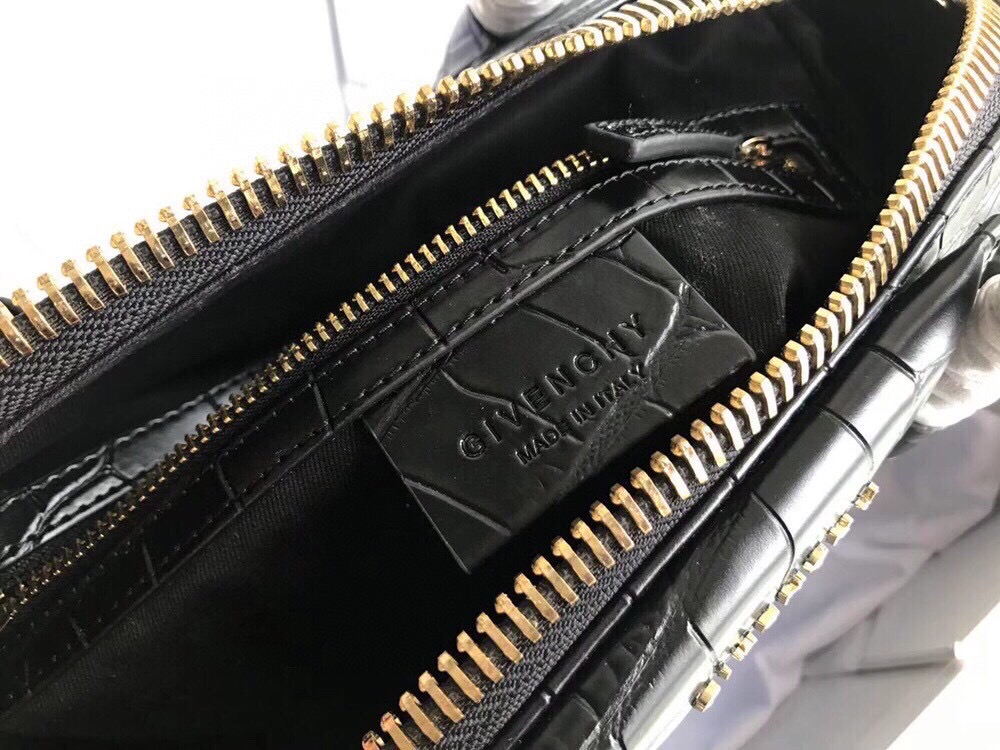 Givenchy Antigona Small