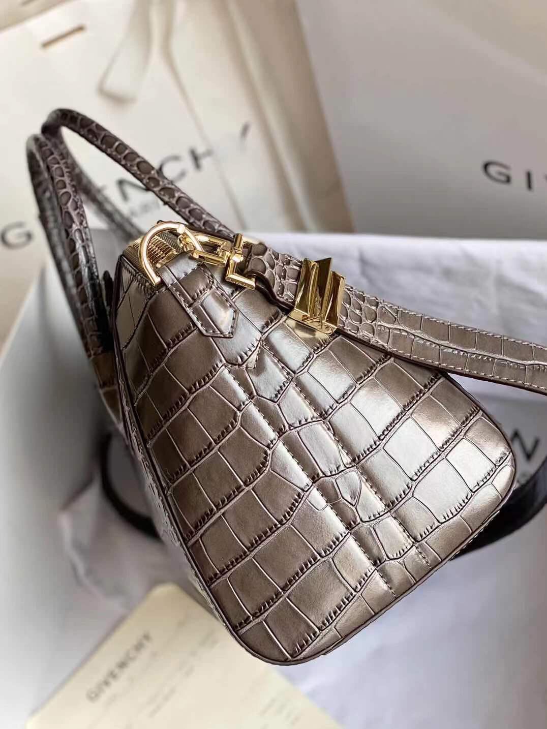 Givenchy Antigona Small