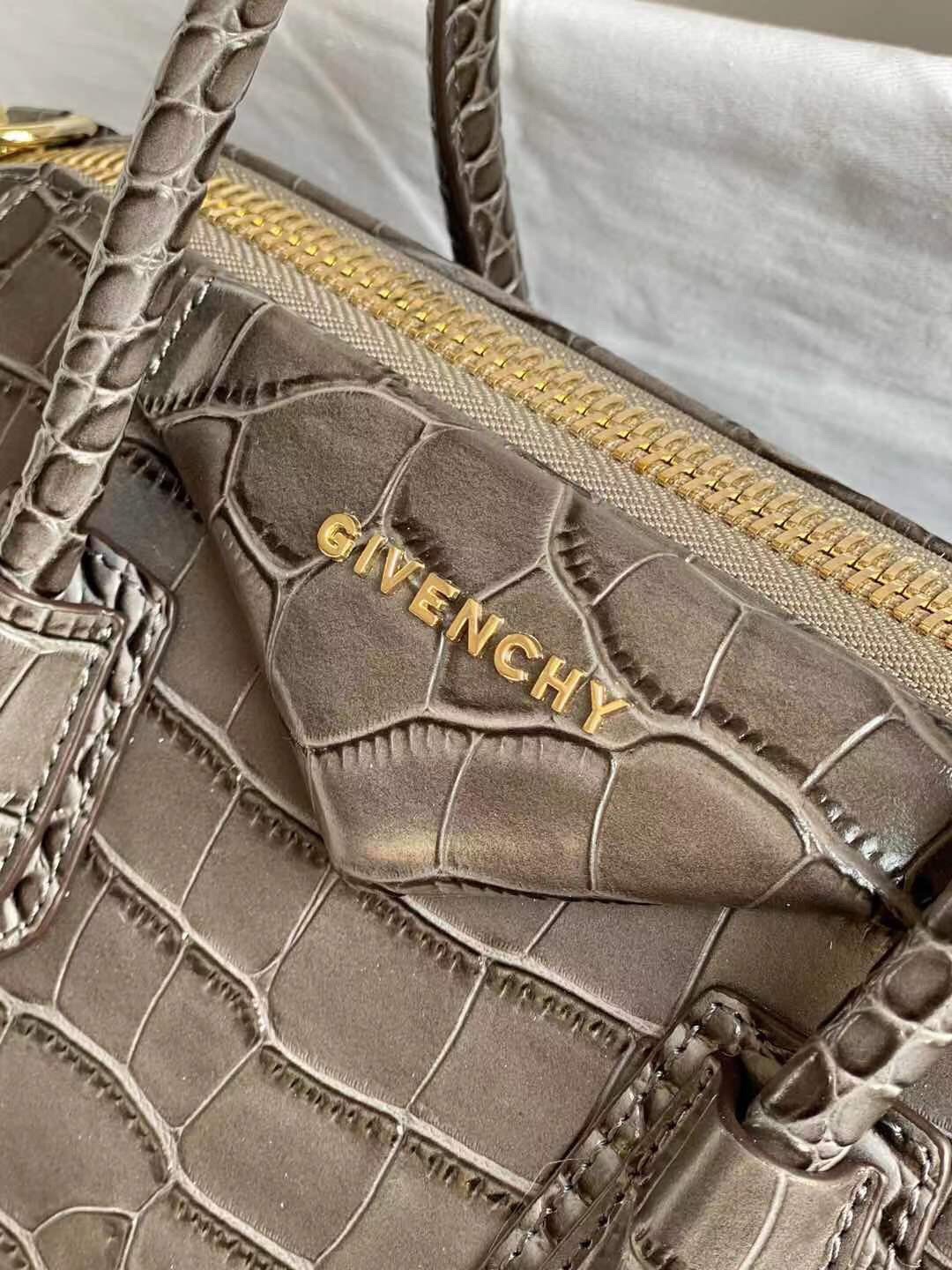 Givenchy Antigona Small