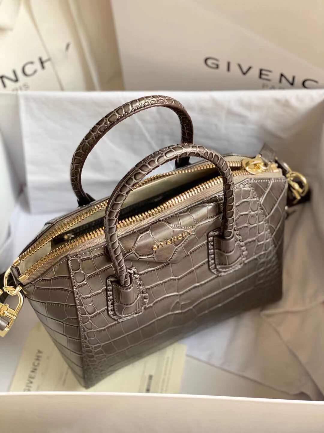 Givenchy Antigona Small
