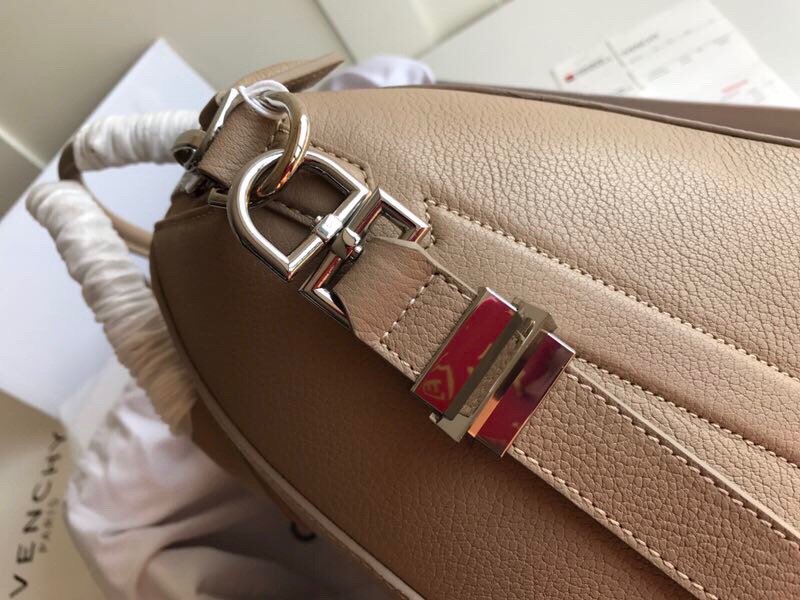 Givenchy Antigona Small