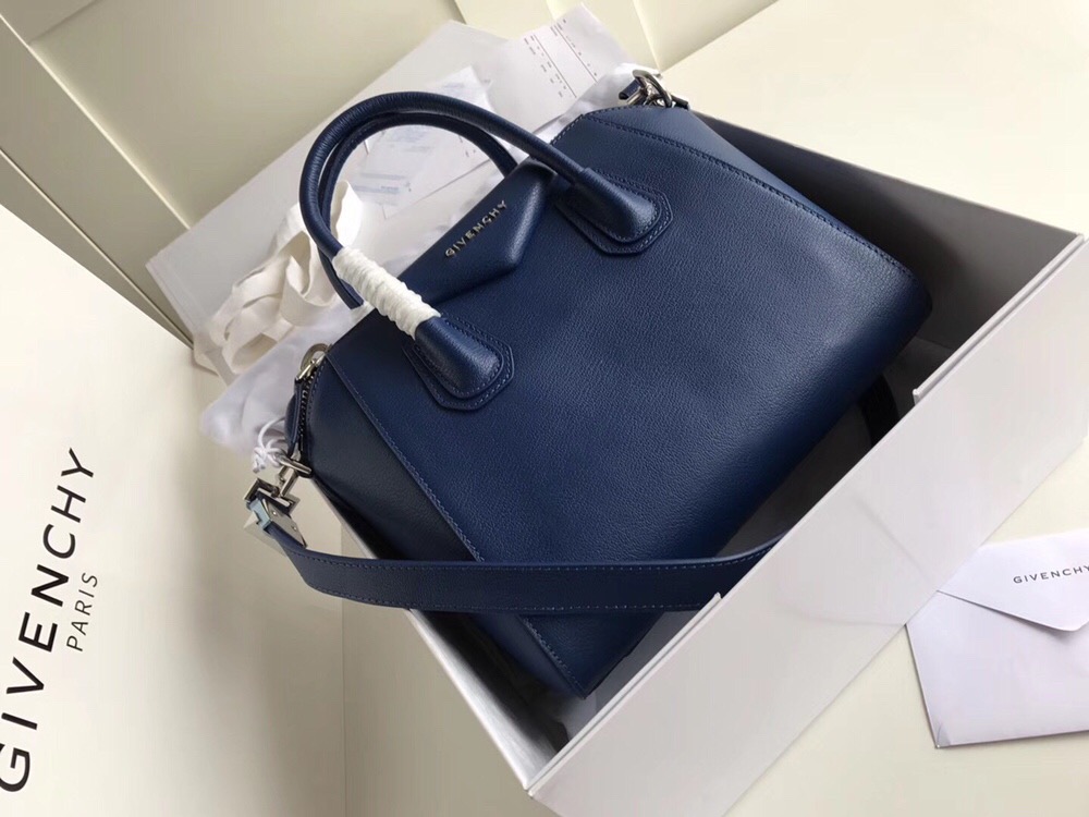 Givenchy Antigona Small