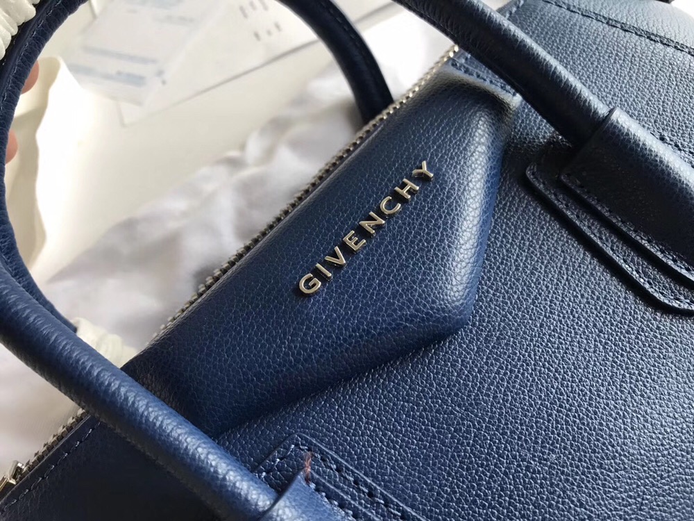 Givenchy Antigona Small