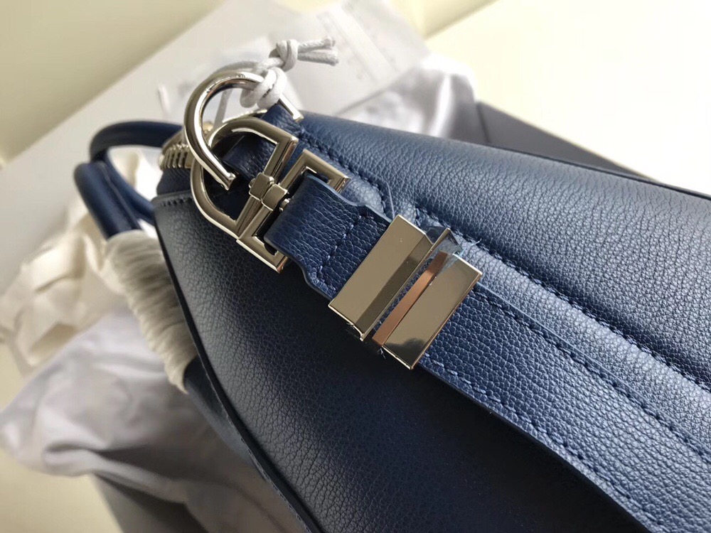 Givenchy Antigona Small