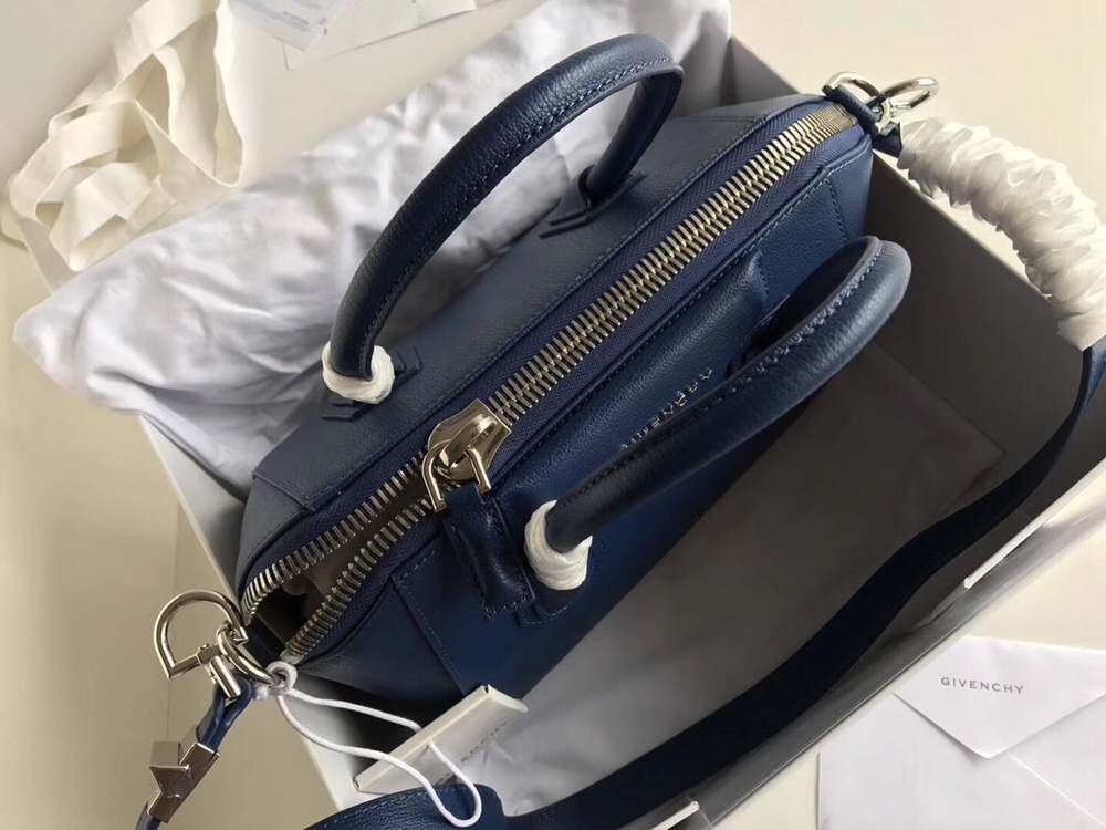 Givenchy Antigona Small