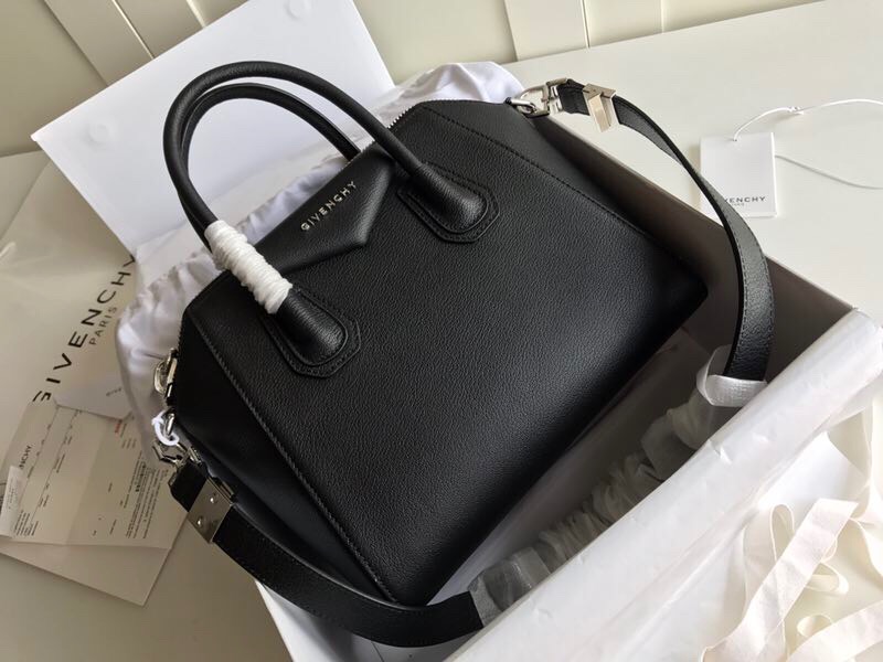 Givenchy Antigona Small
