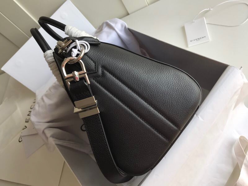 Givenchy Antigona Small