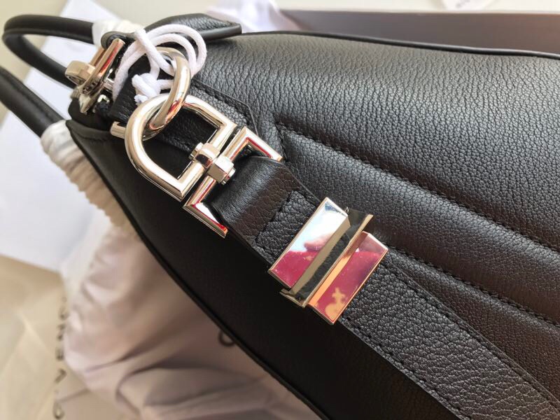 Givenchy Antigona Small