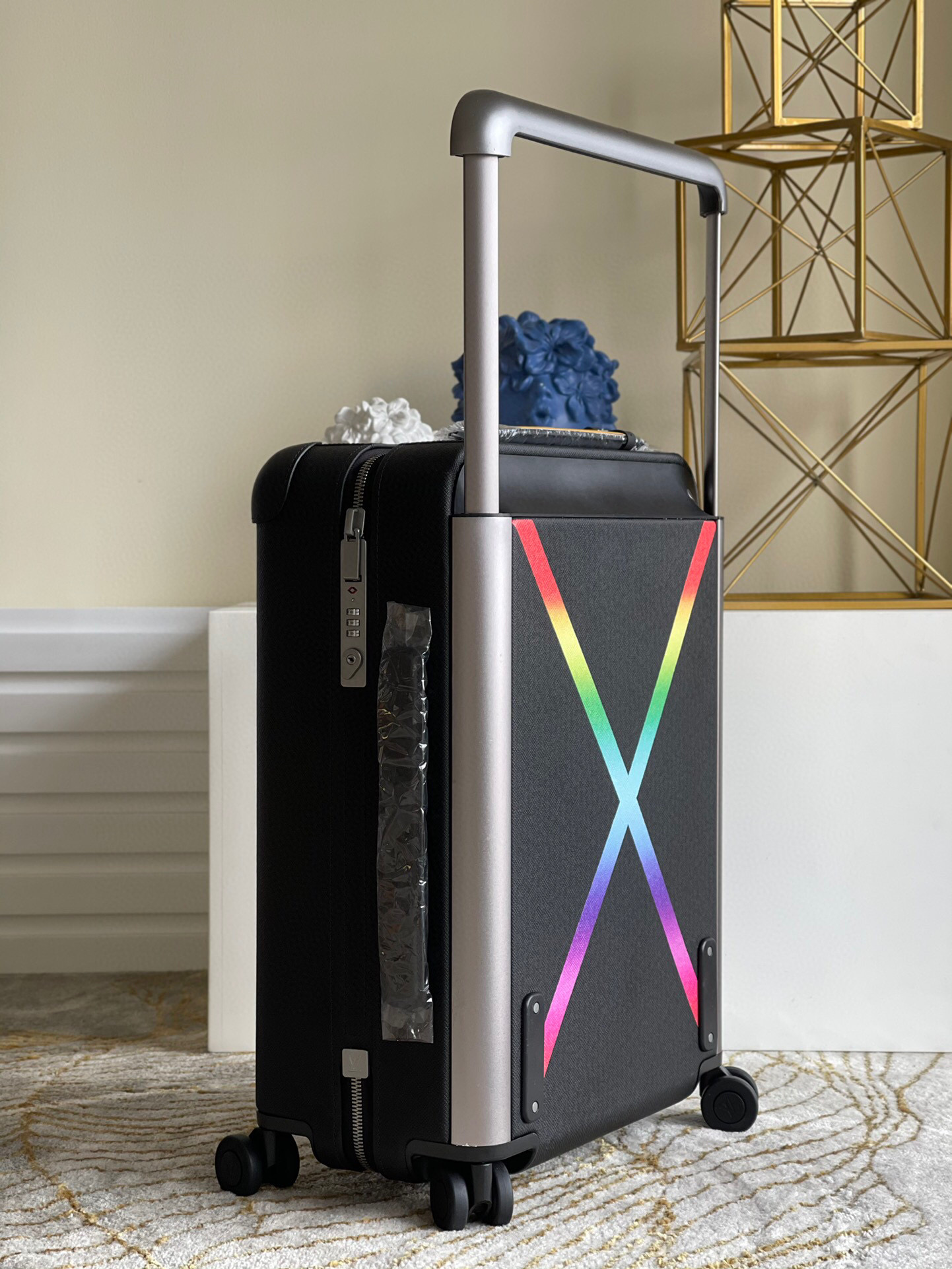 l**is V*t*n travel box