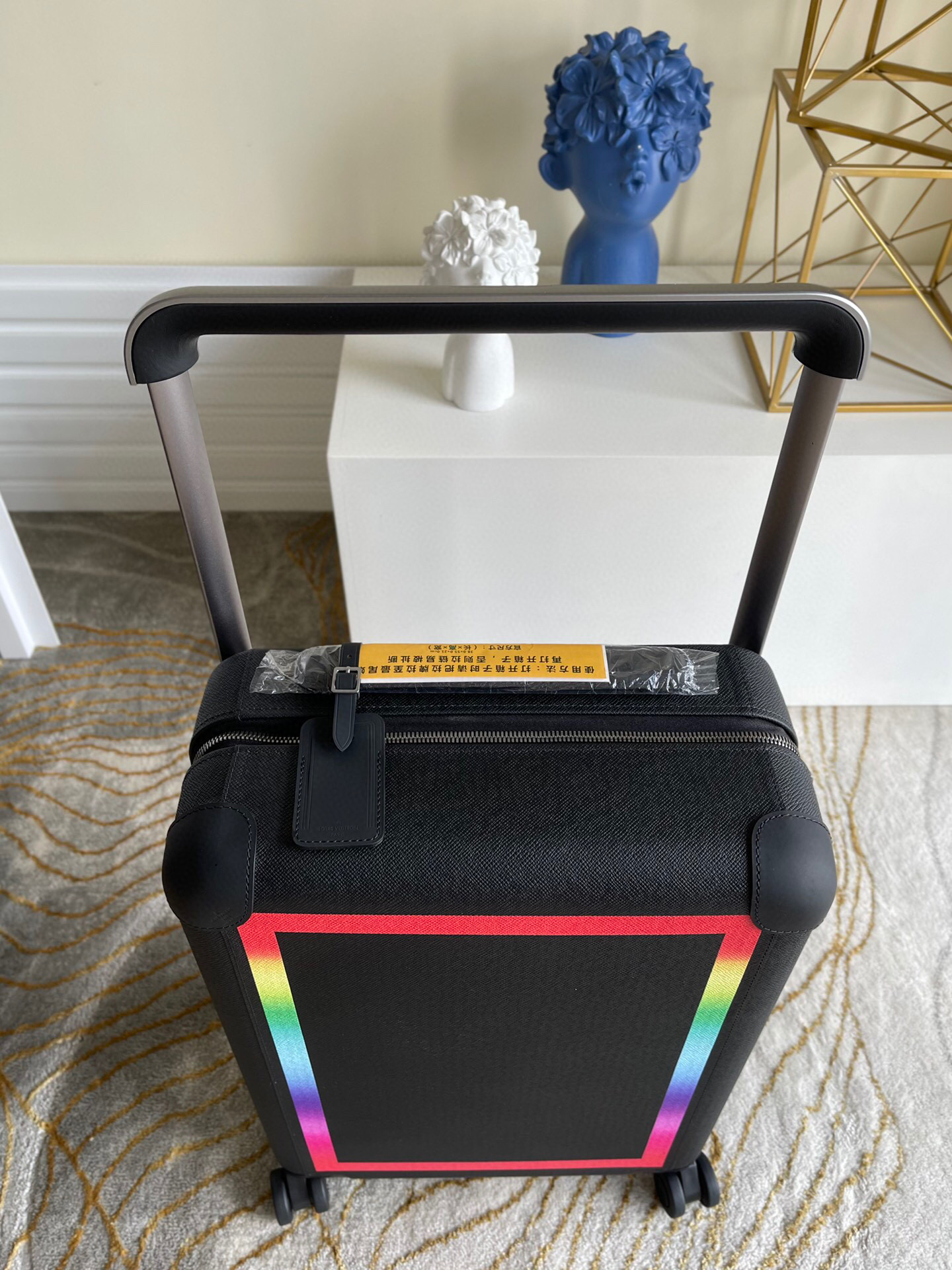 l**is V*t*n travel box