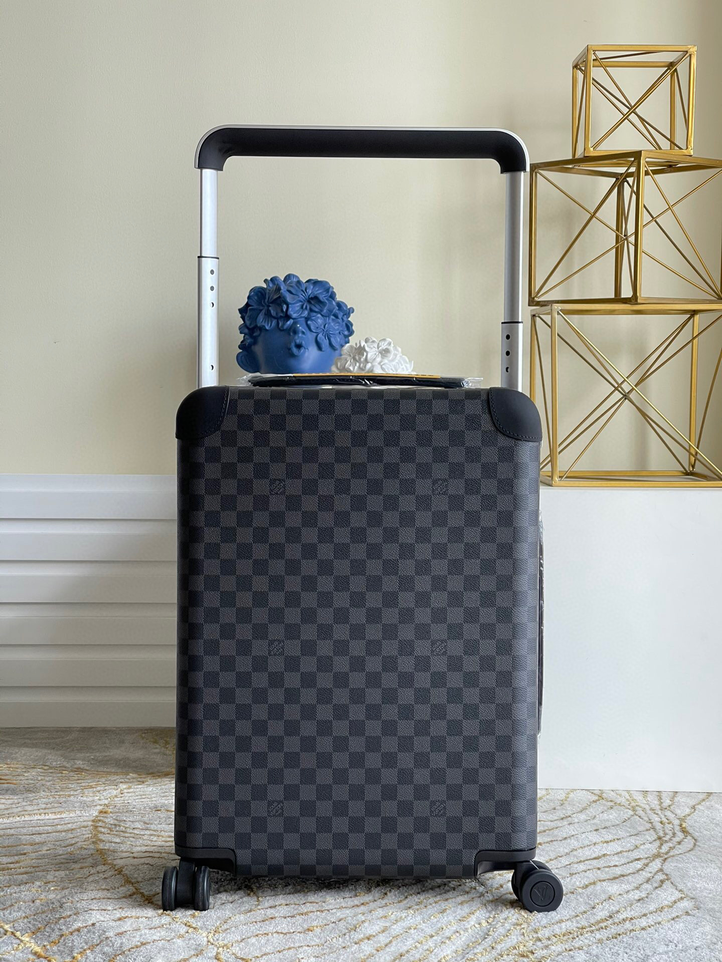 l**is V*t*n travel box
