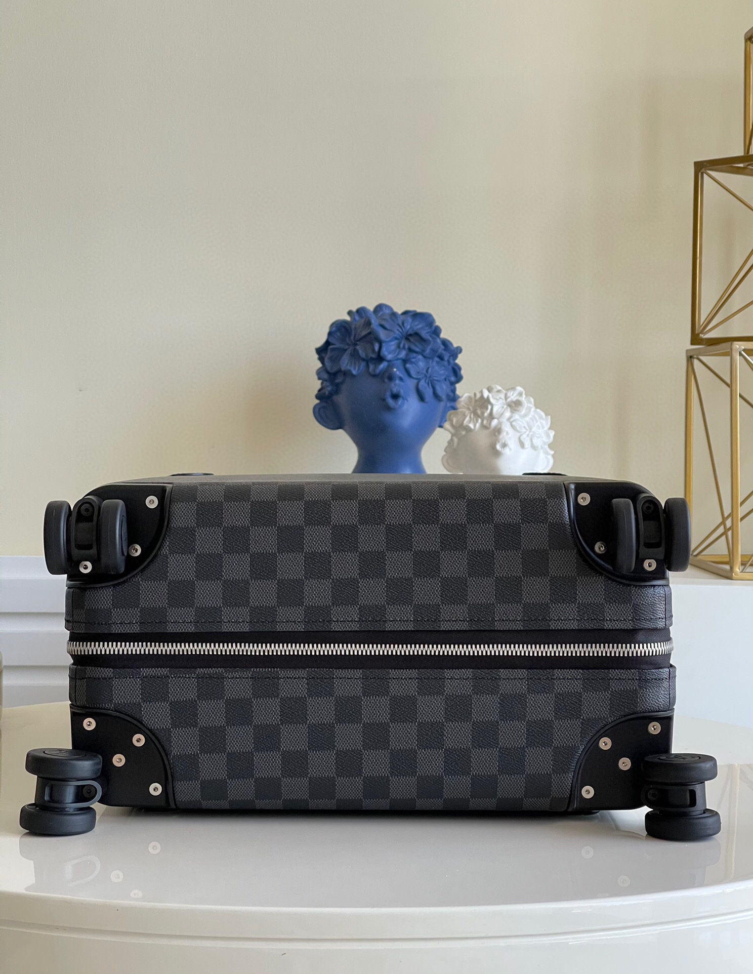 l**is V*t*n travel box