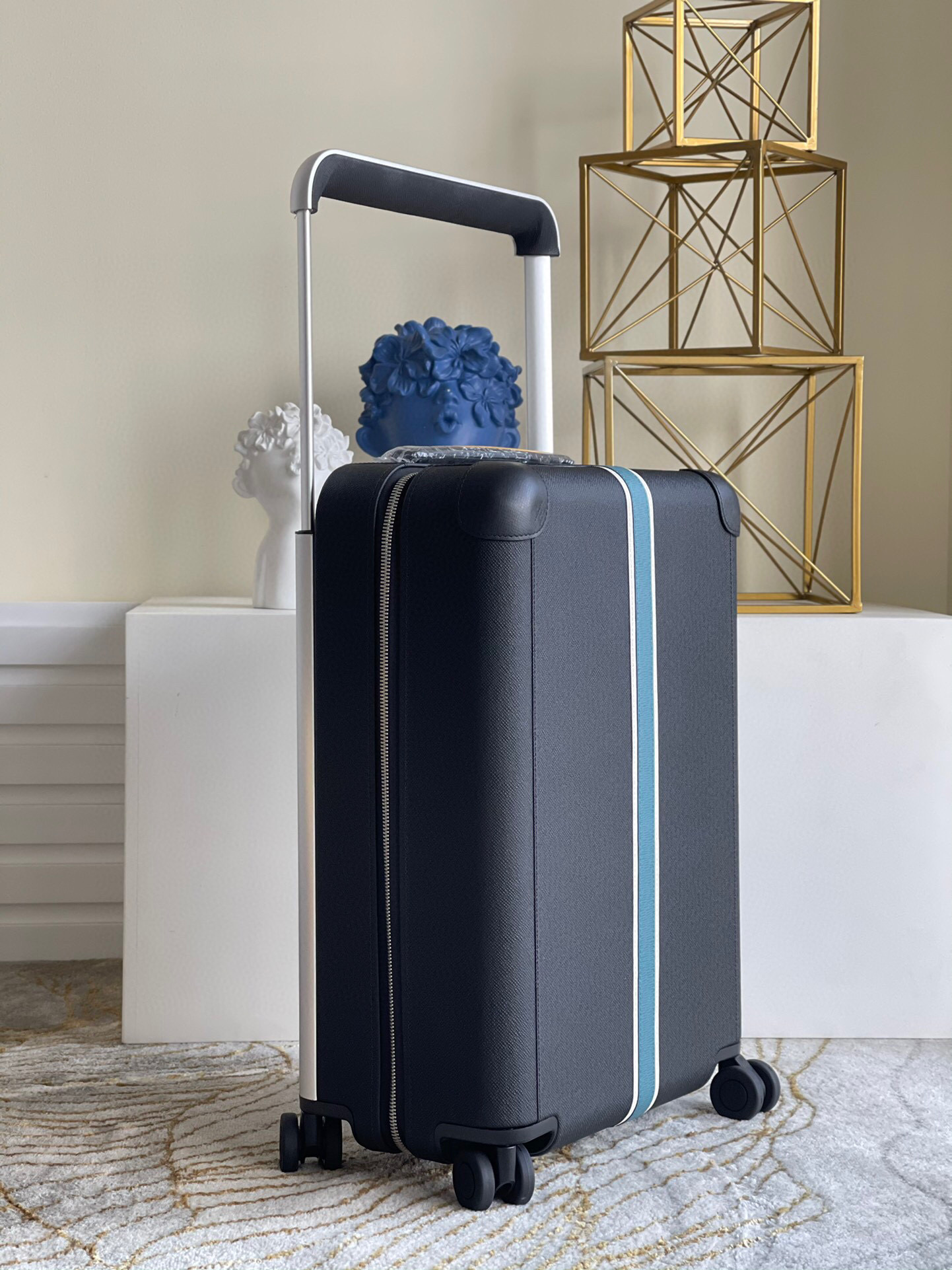 l**is V*t*n travel box