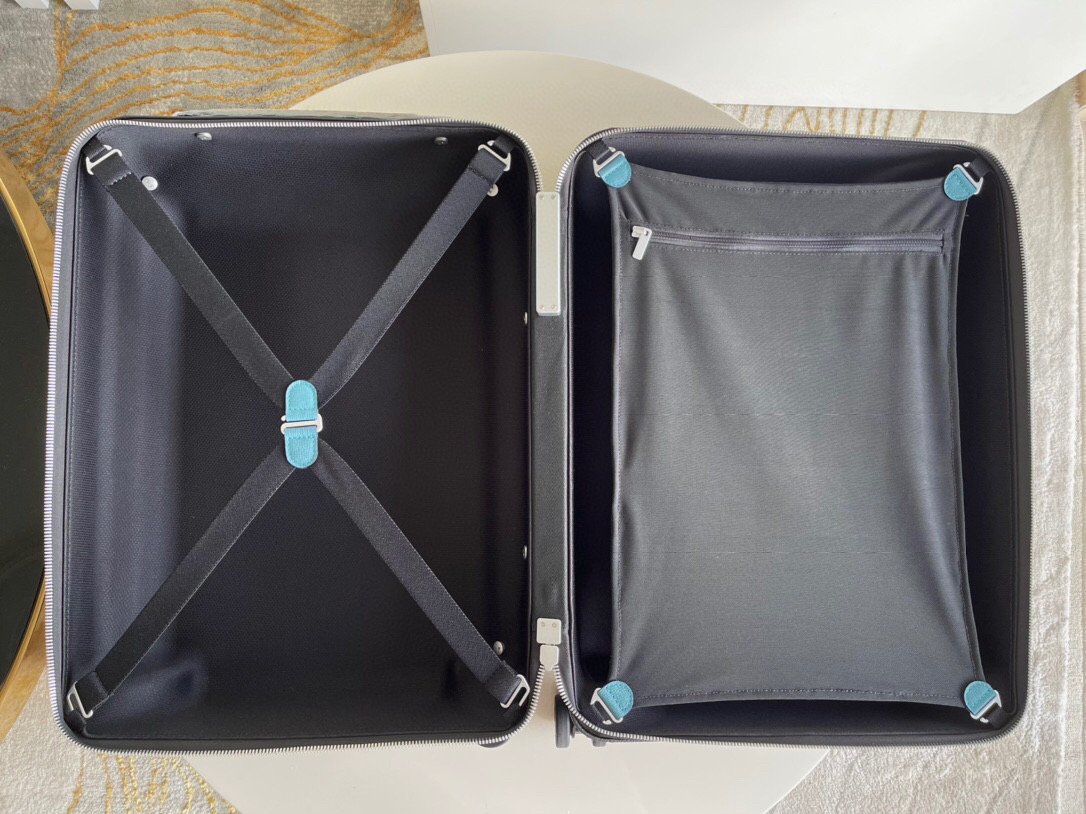 l**is V*t*n travel box