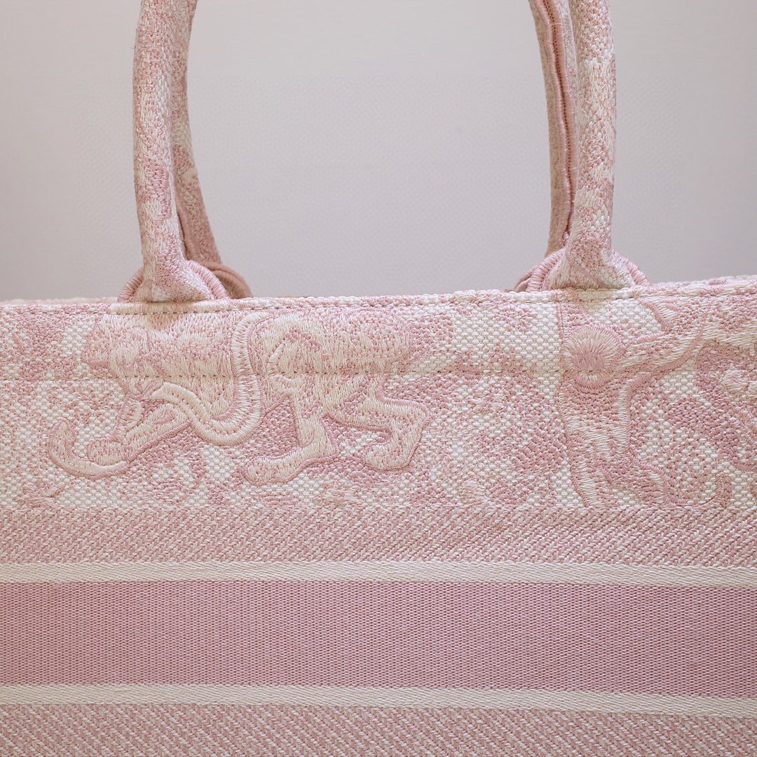 D*or book tote