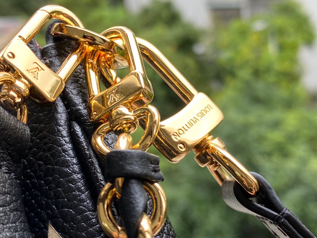 l**is V*t*n multi pochette accessories