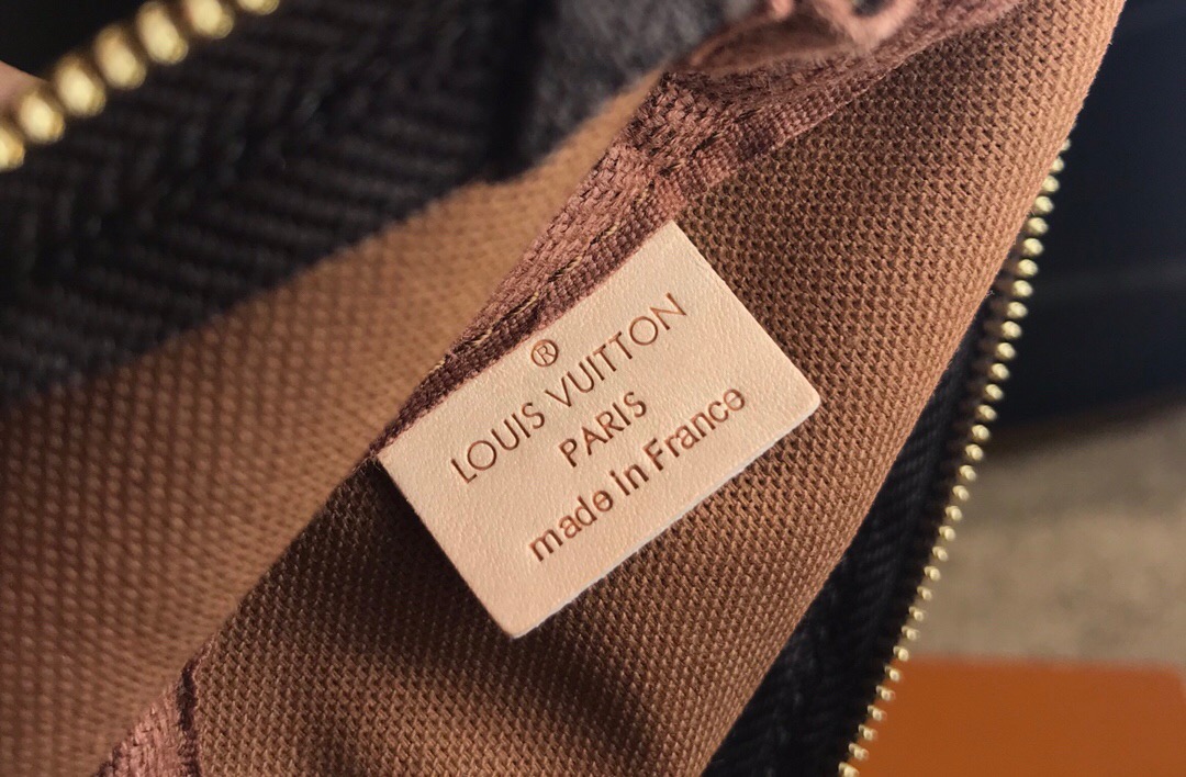 l**is V*t*n multi pochette accessories