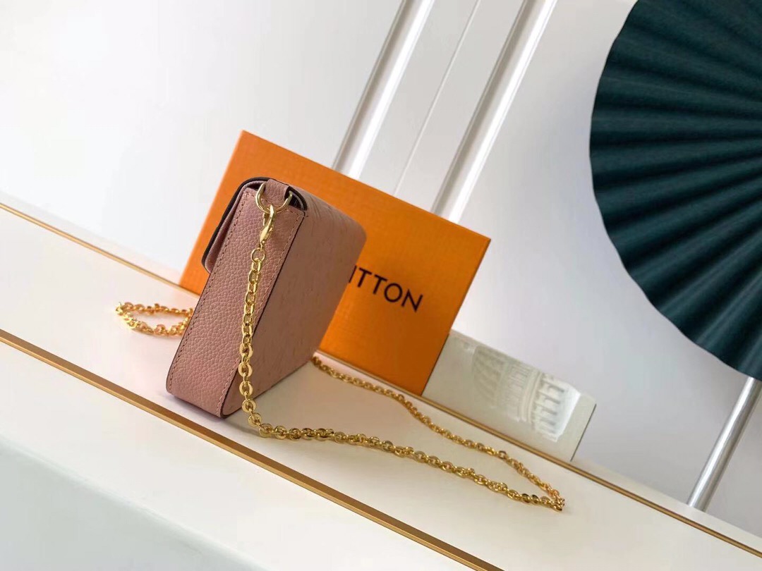 l**is V*t*n pochette felicie