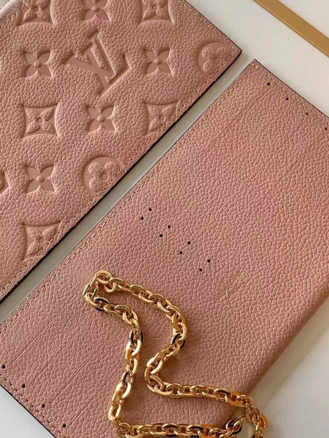 l**is V*t*n pochette felicie