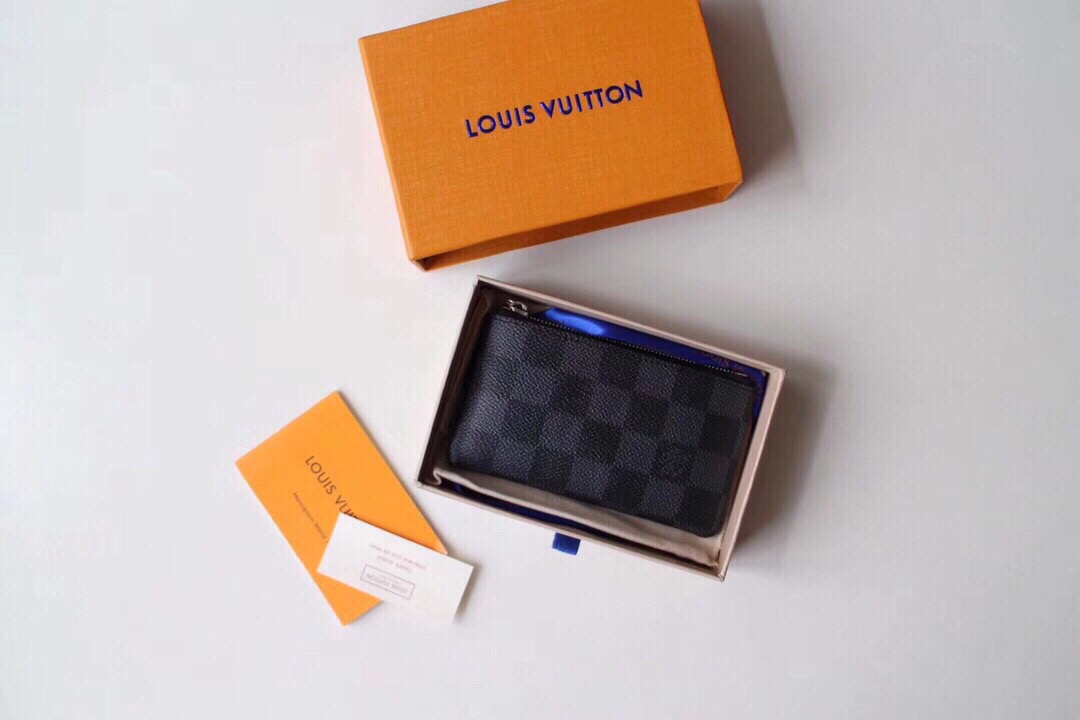 l**is V*t*n coin purse