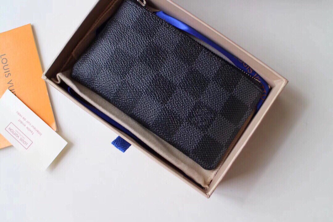 l**is V*t*n coin purse
