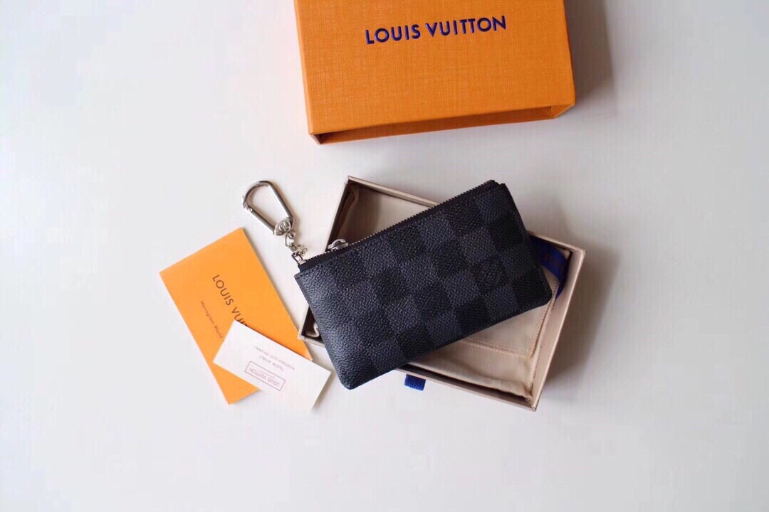 l**is V*t*n coin purse