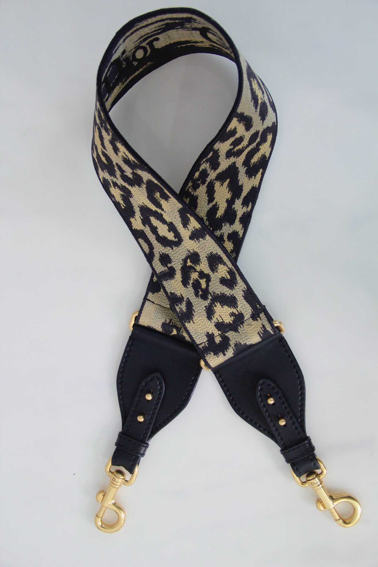 D*or shoulder strap