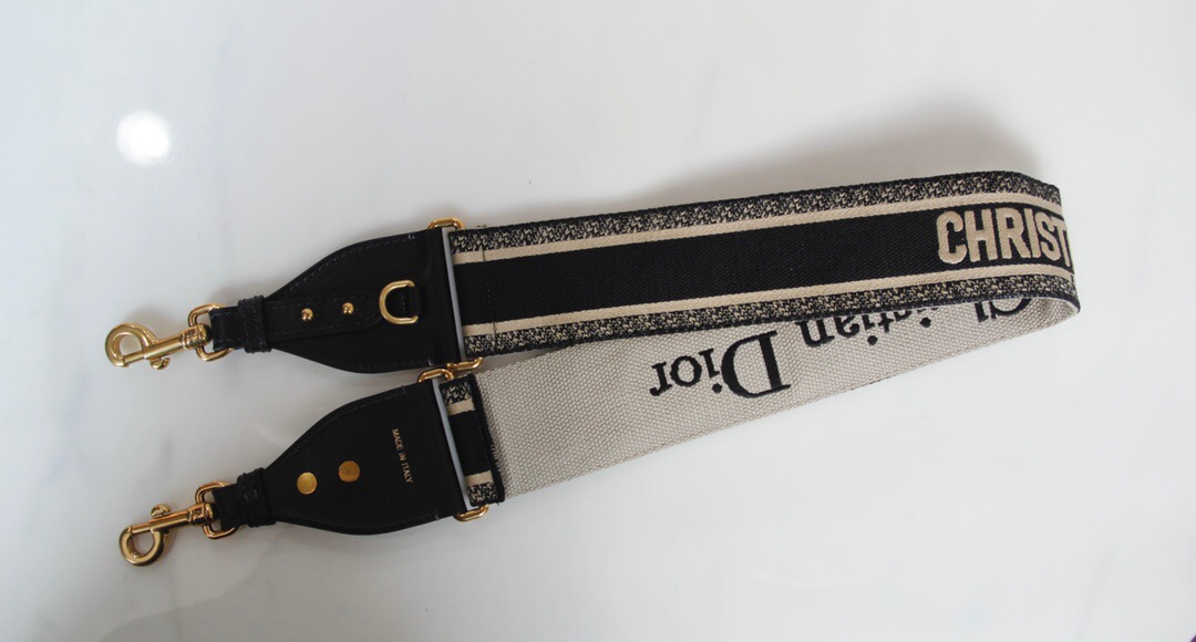 D*or shoulder strap