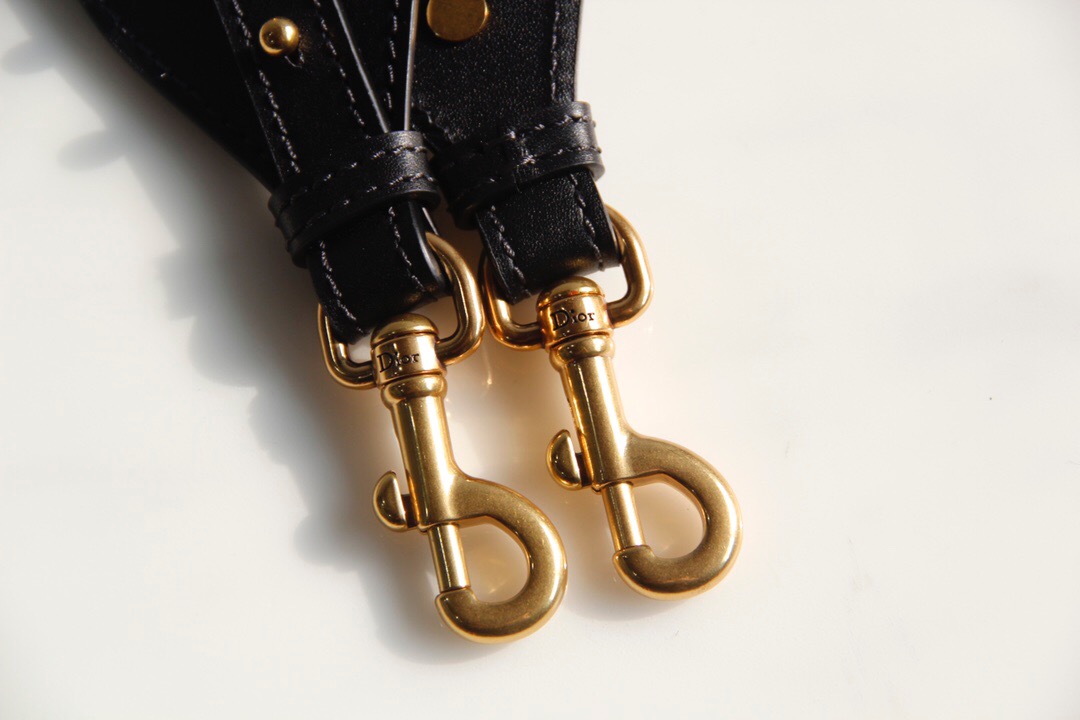 D*or shoulder strap