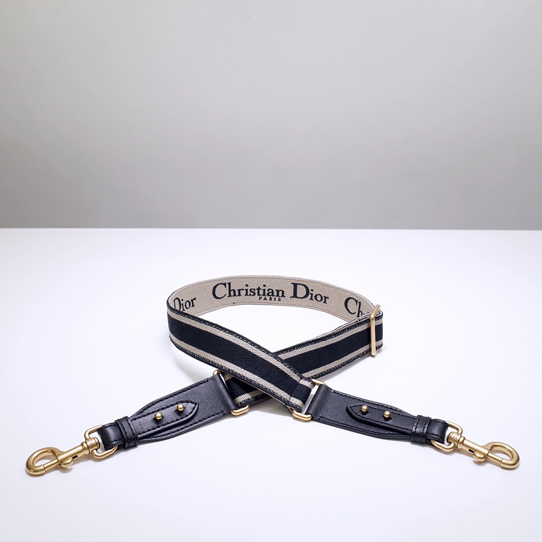 D*or shoulder strap