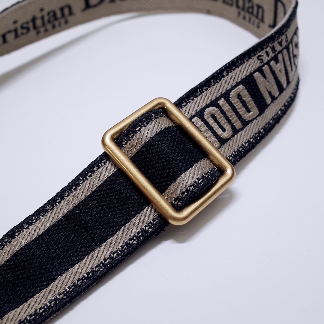 D*or shoulder strap
