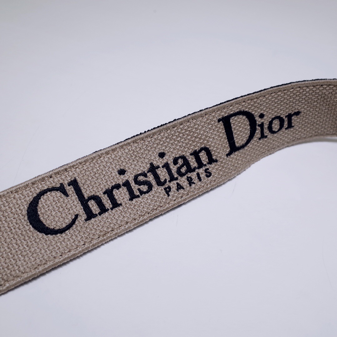 D*or shoulder strap