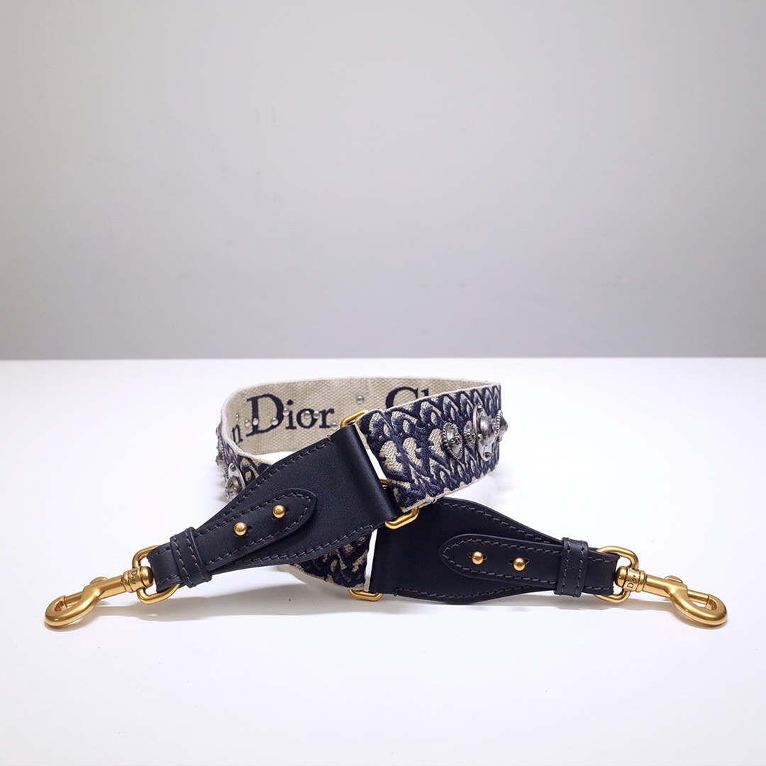 D*or shoulder strap