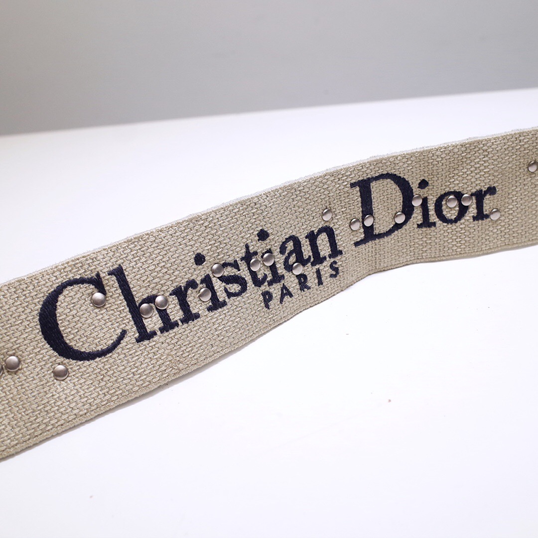 D*or shoulder strap