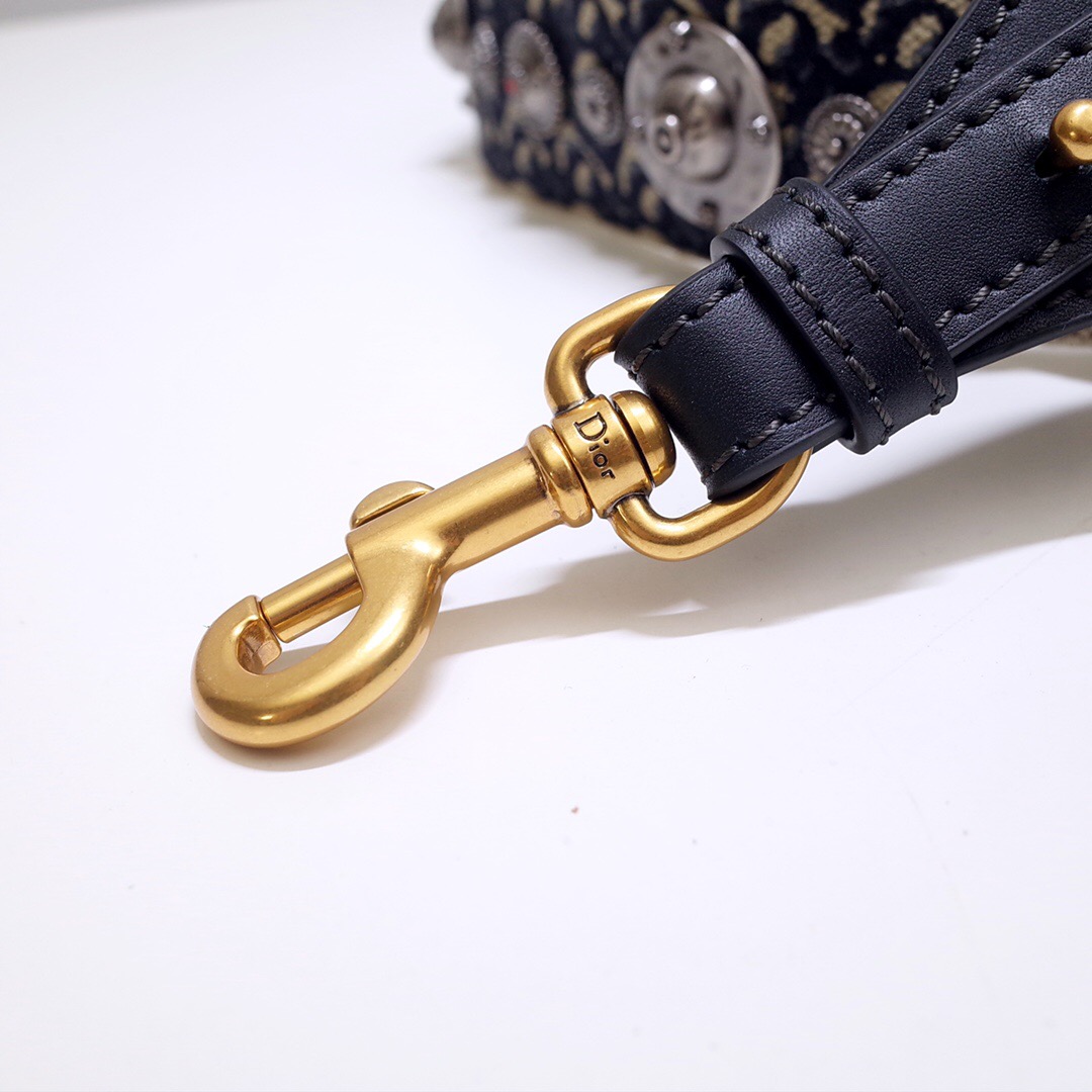 D*or shoulder strap