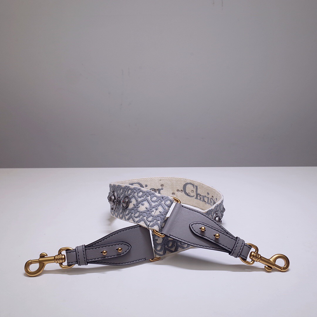 D*or shoulder strap