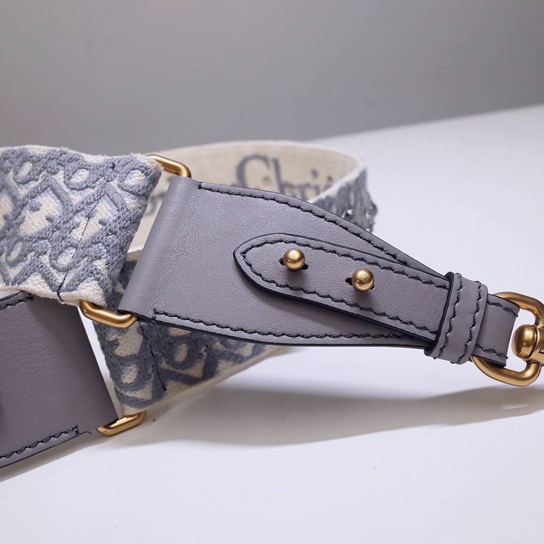 D*or shoulder strap