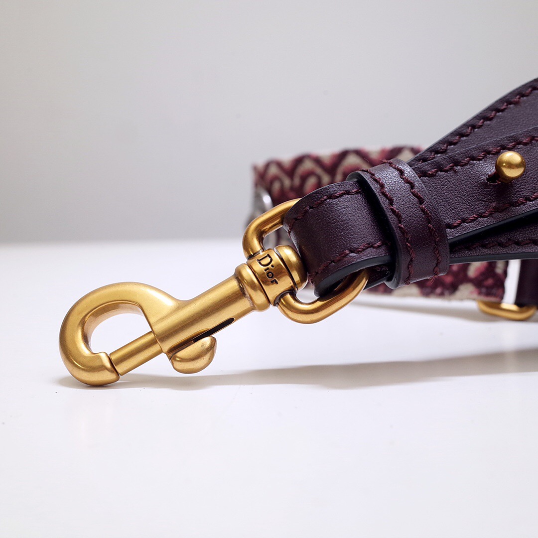 D*or shoulder strap
