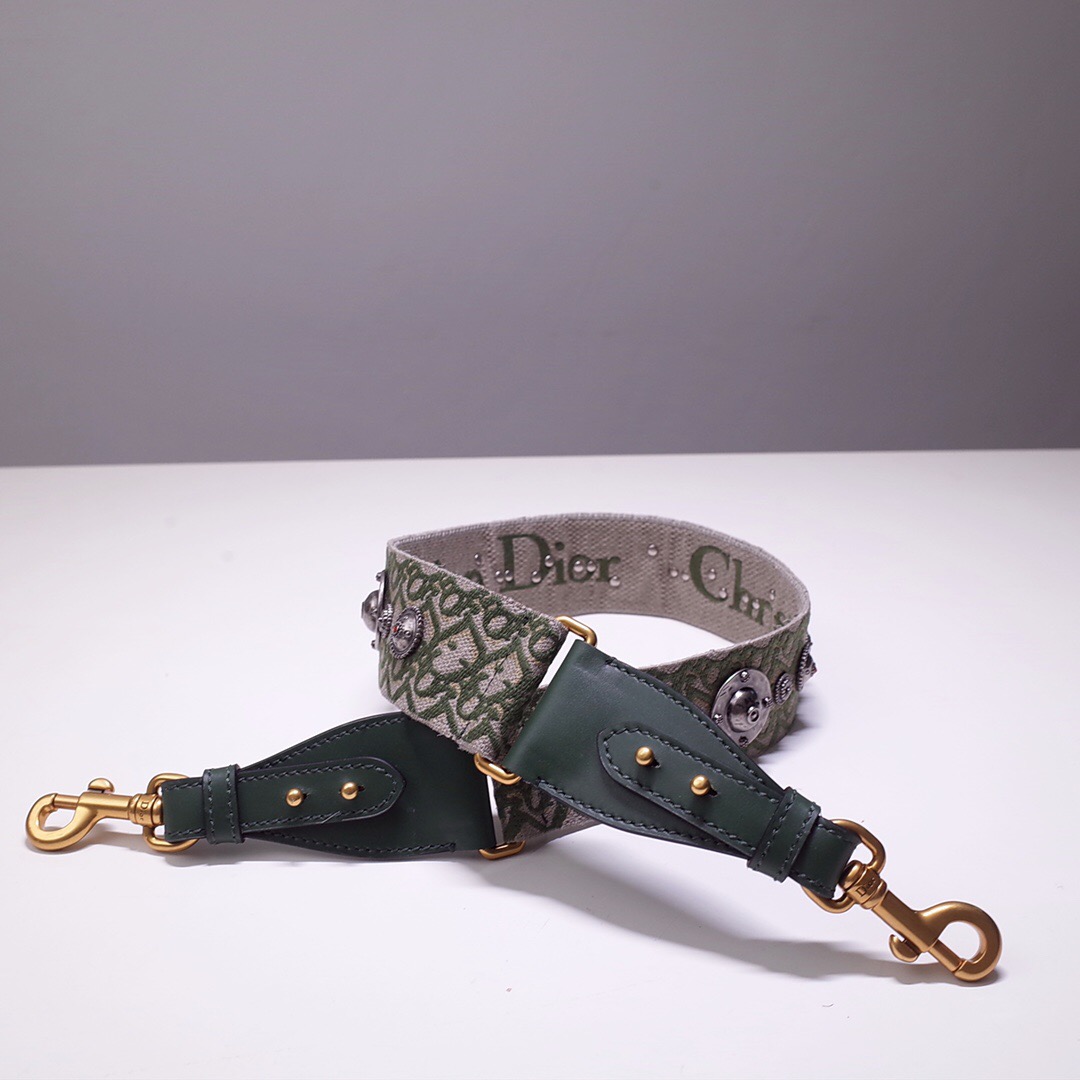 D*or shoulder strap
