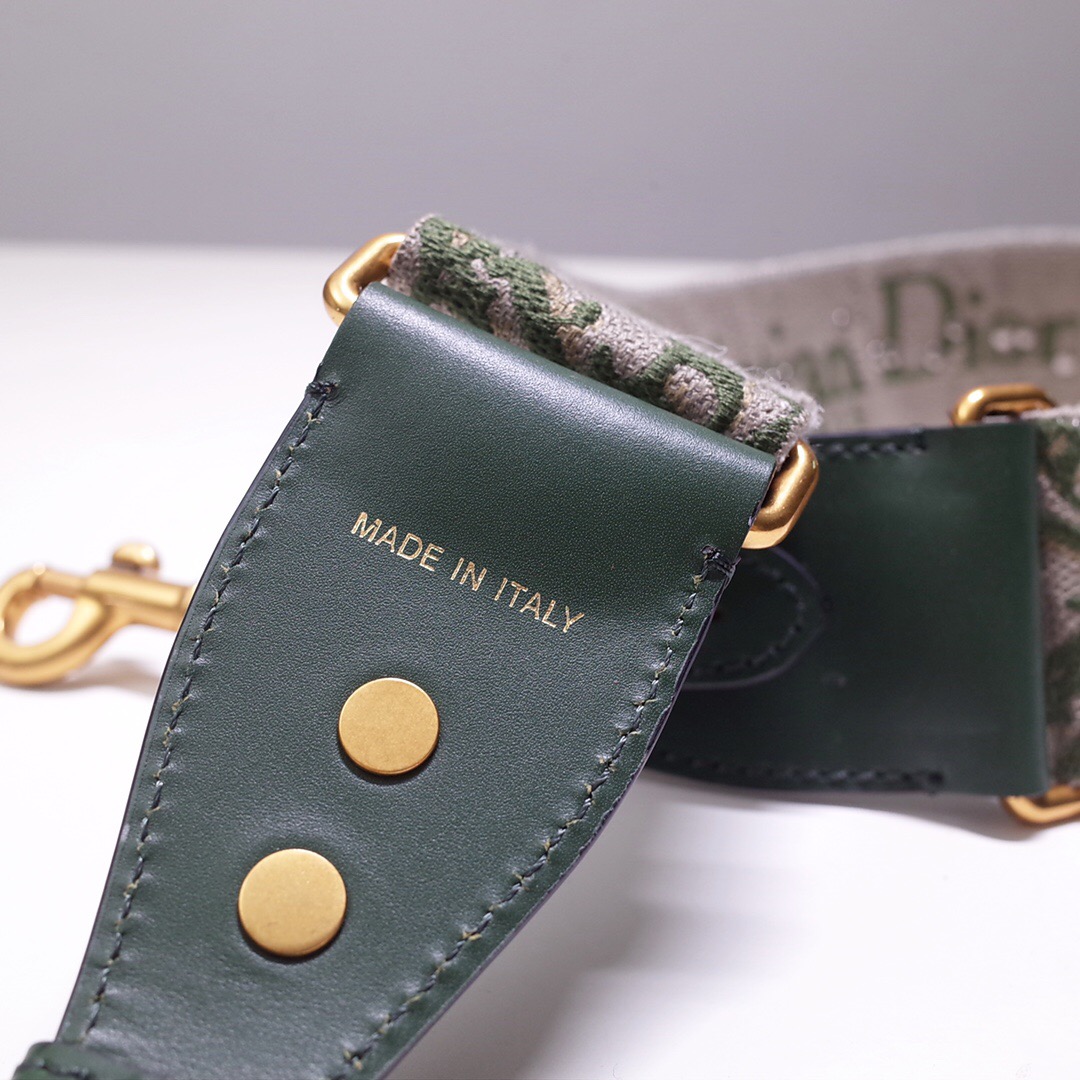 D*or shoulder strap