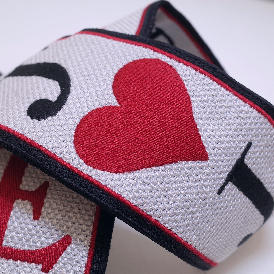 D*or shoulder strap