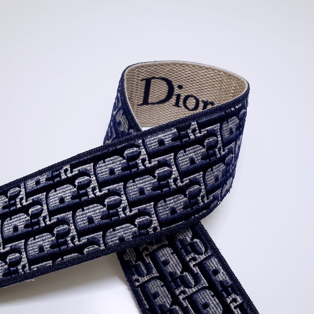 D*or shoulder strap