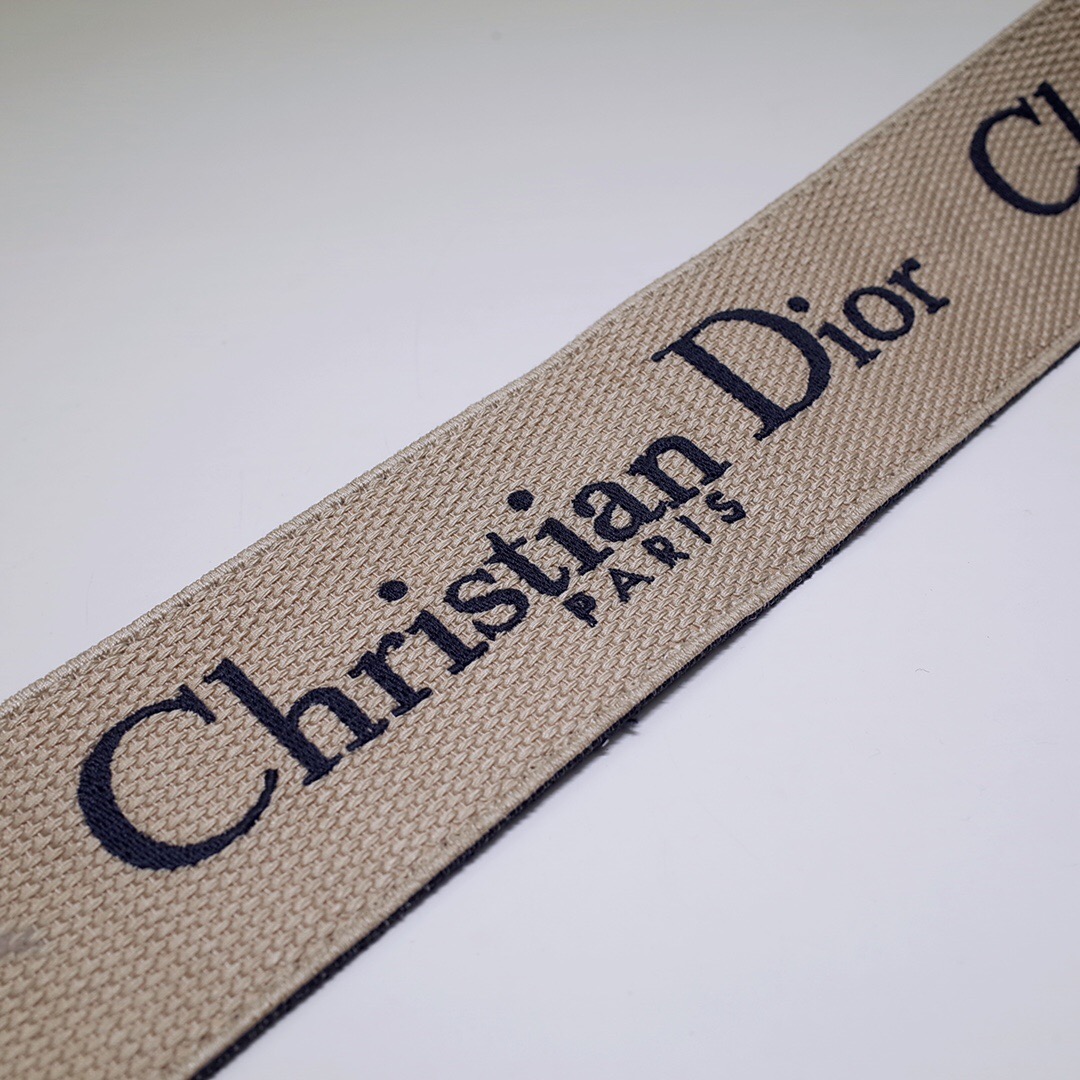 D*or shoulder strap