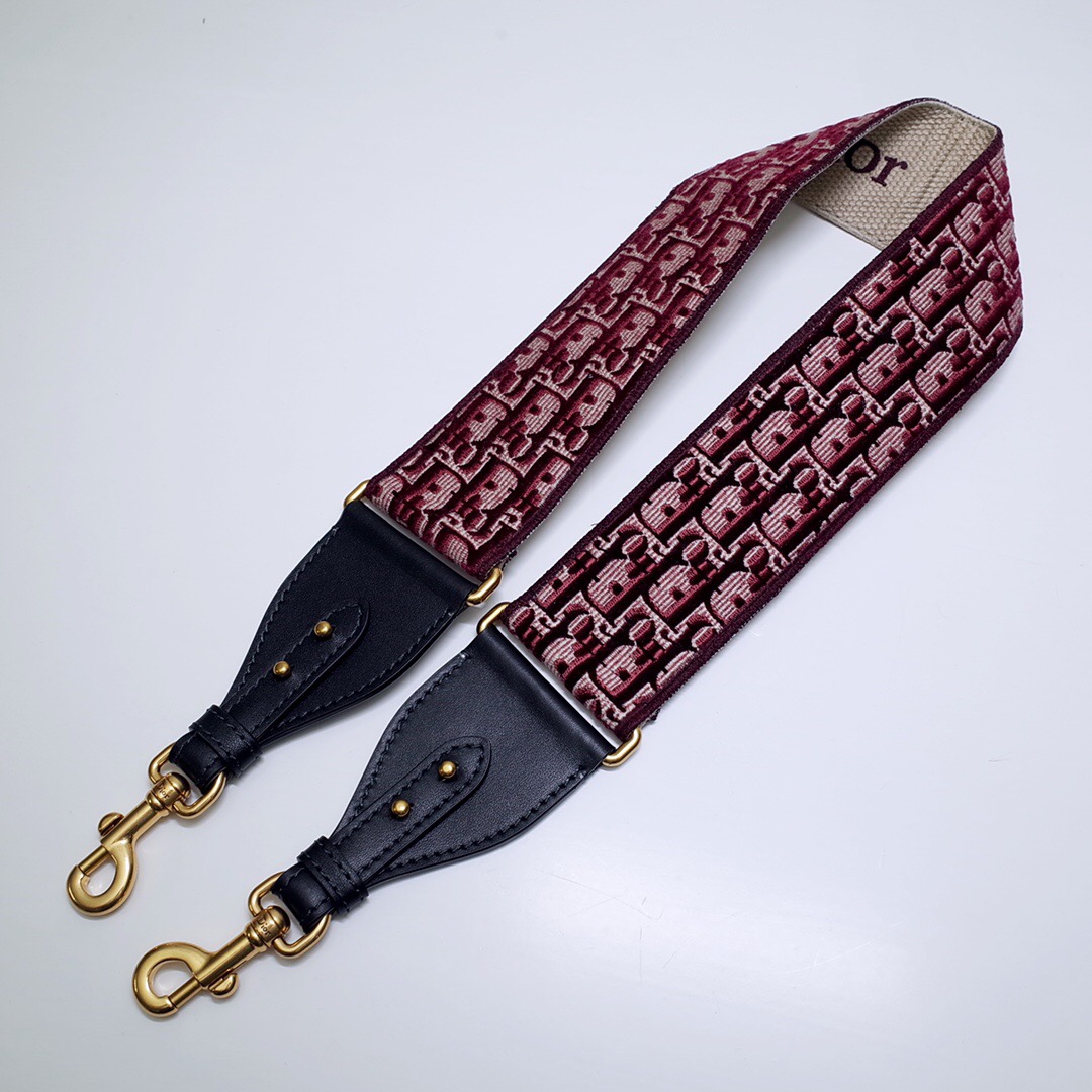 D*or shoulder strap