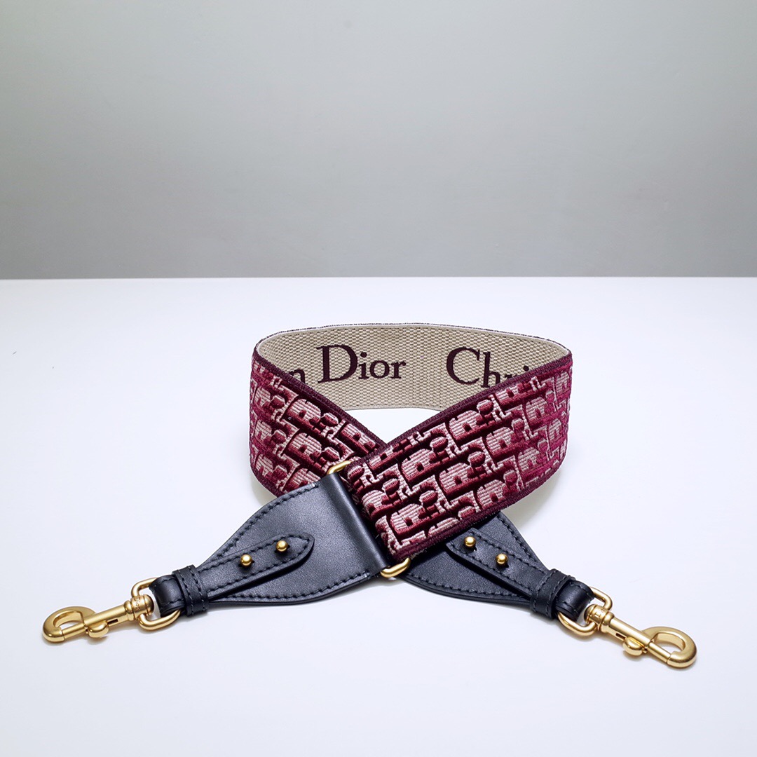 D*or shoulder strap