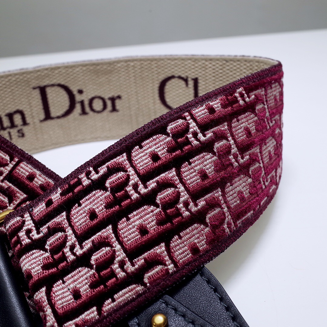 D*or shoulder strap