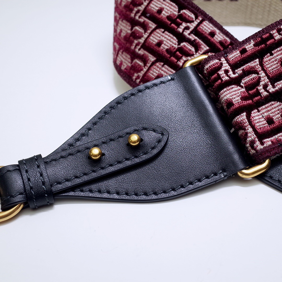 D*or shoulder strap