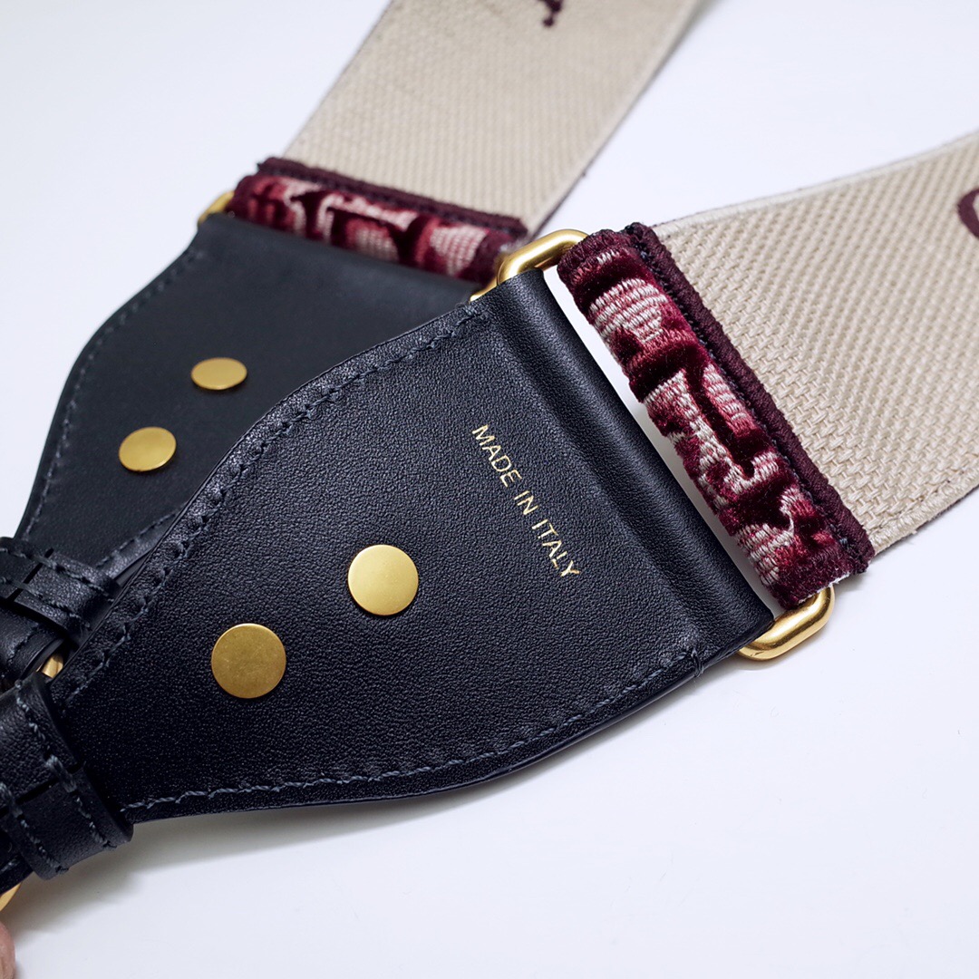 D*or shoulder strap