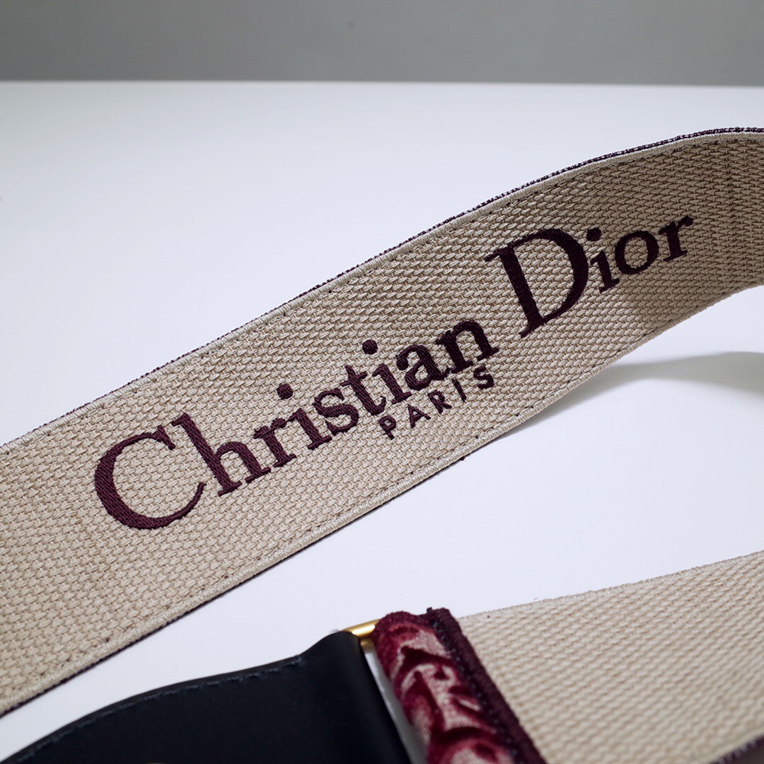 D*or shoulder strap