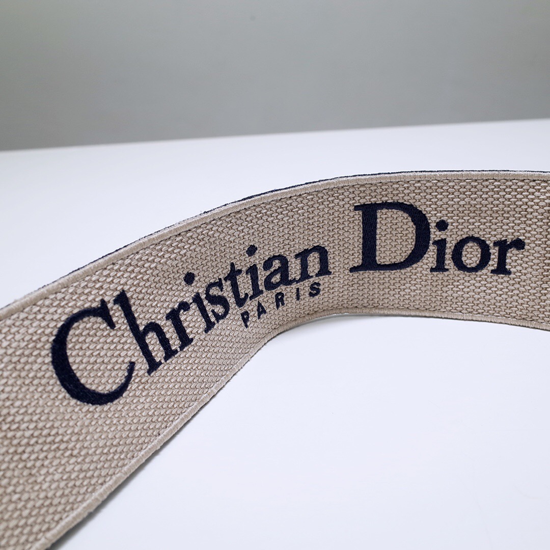 D*or shoulder strap
